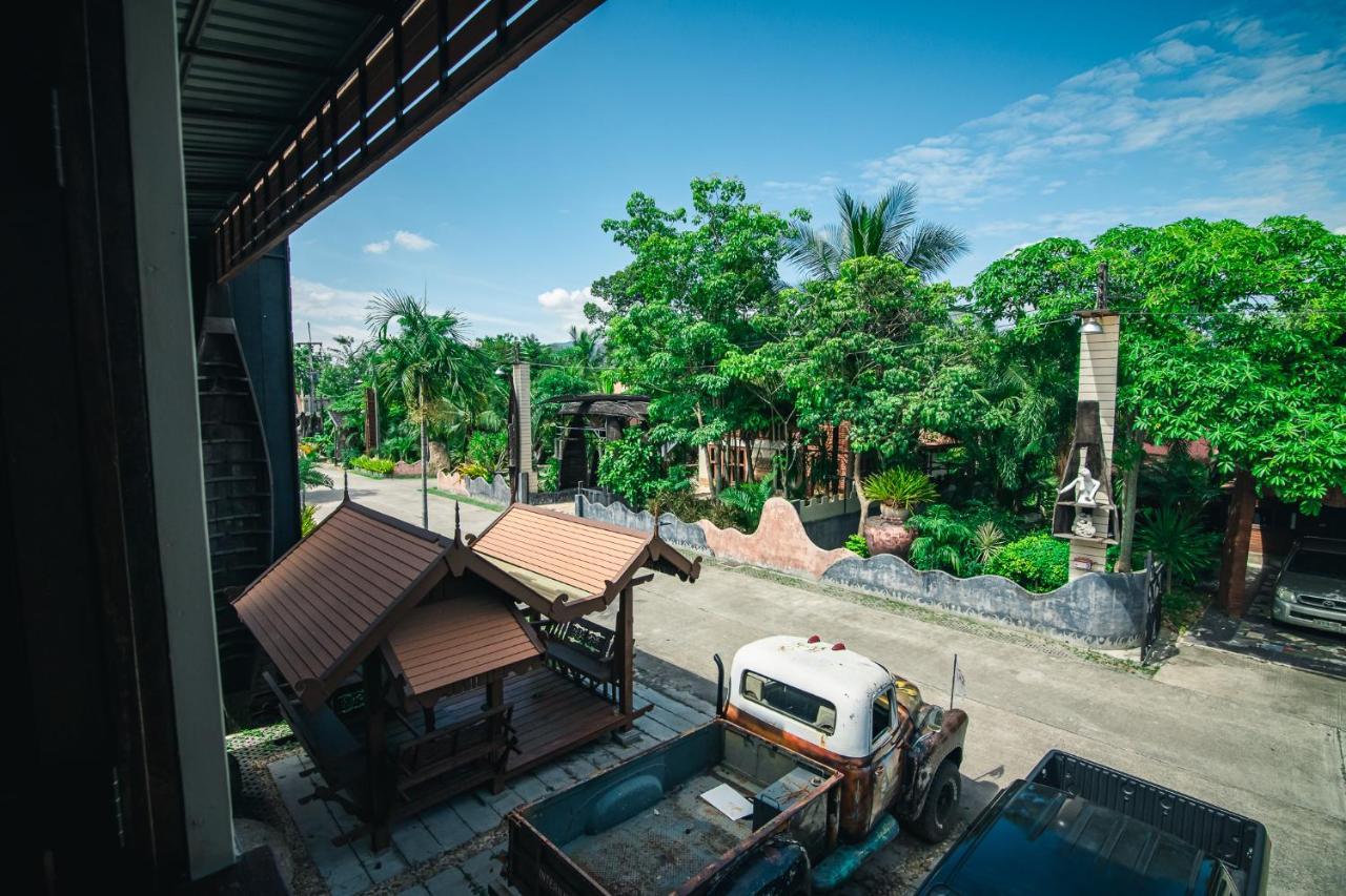 Suankaew​ Art​ Hostel​ 春武里 外观 照片